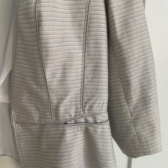 Shimery waist length jacket - Picture 4 of 11